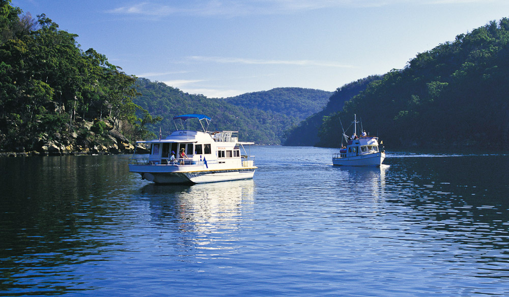 Hawkesbury River exploration by Houseboat